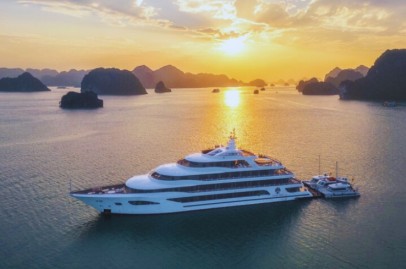 Scarlet Pearl Cruise Boat In  Halong Bay Lan Ha Bay